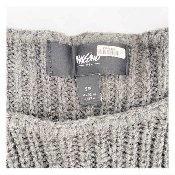 Mossimo Long Sleeved Grey Sweater Small - Picture 4 of 7